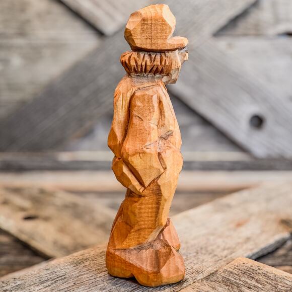 1993 Vintage Folk Art HandCarved Wooden Old Man “Oskar” w Hands in Pockets-6.5”H - Picture 3 of 9